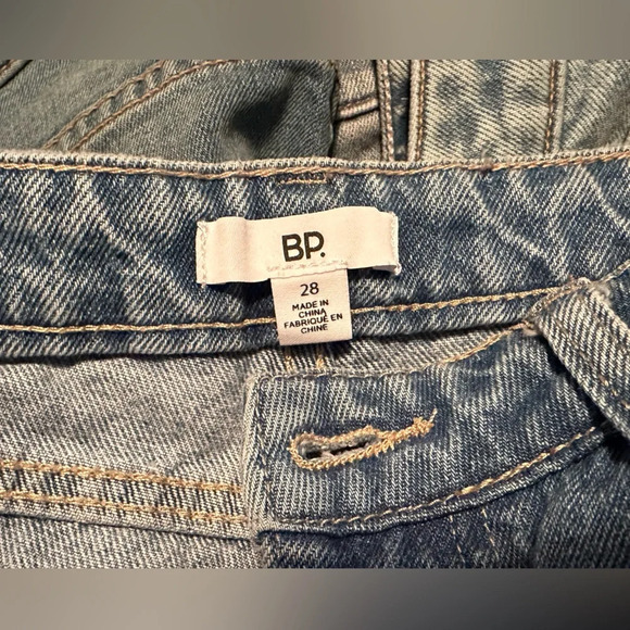 NWT bp. Nordstrom Mid-Rise Baggy 90’s Destroy Distressed 28 - Picture 4 of 10